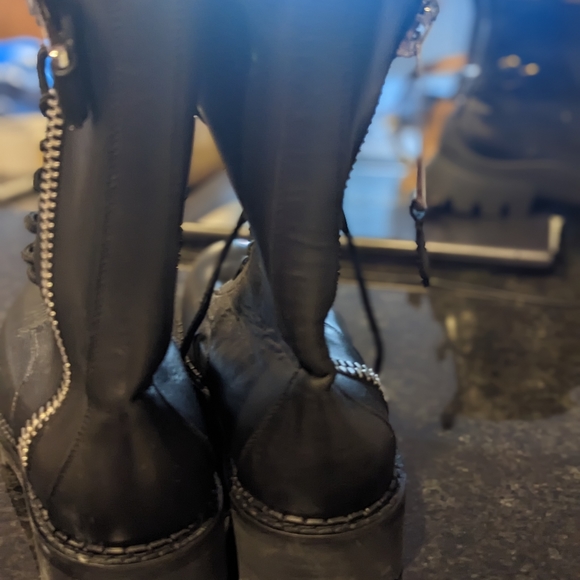 Moschino by Jeremy Scott Zip detail lace-up black leather combat boots - Picture 3 of 6